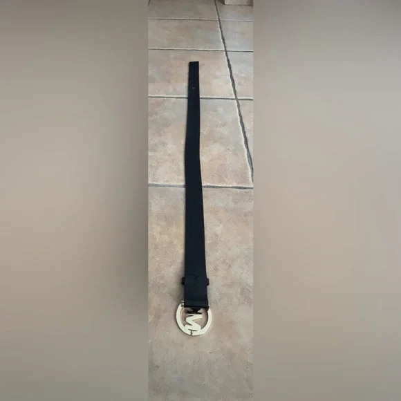 vintage  Michael Kors Black Belt with Gold Logo Buckle I believe size M - Picture 2 of 2